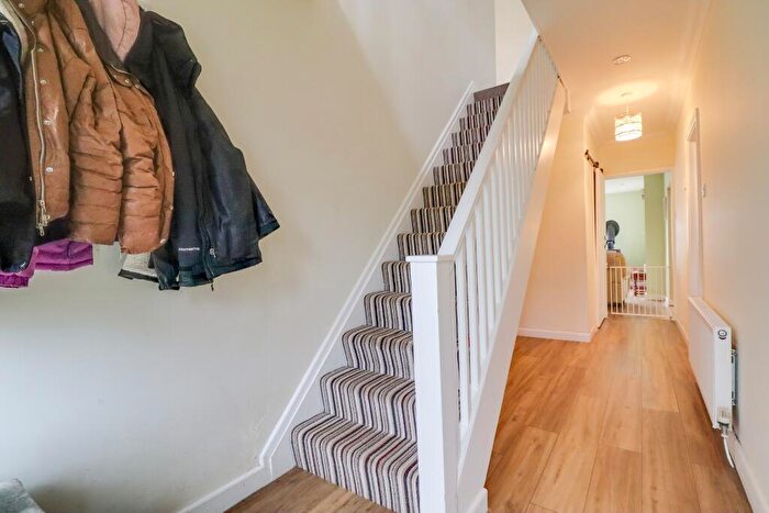 4 Bedroom Detached House For Sale In Oak Road, Woolston, SO19