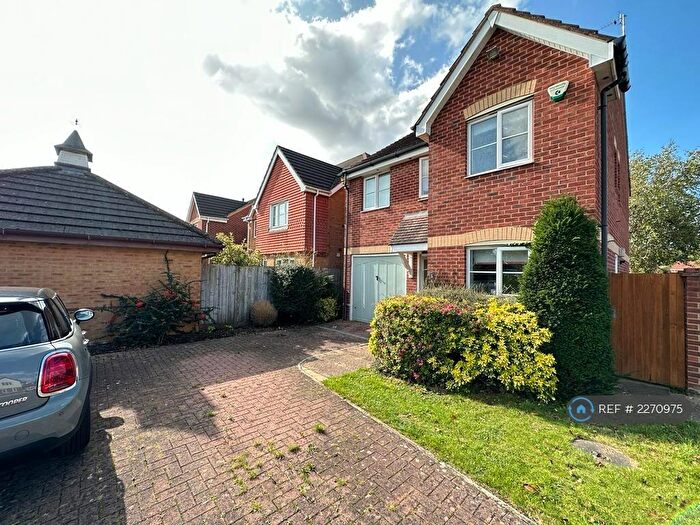 3 Bedroom Detached House To Rent In Tracy Close, Swindon, SN25