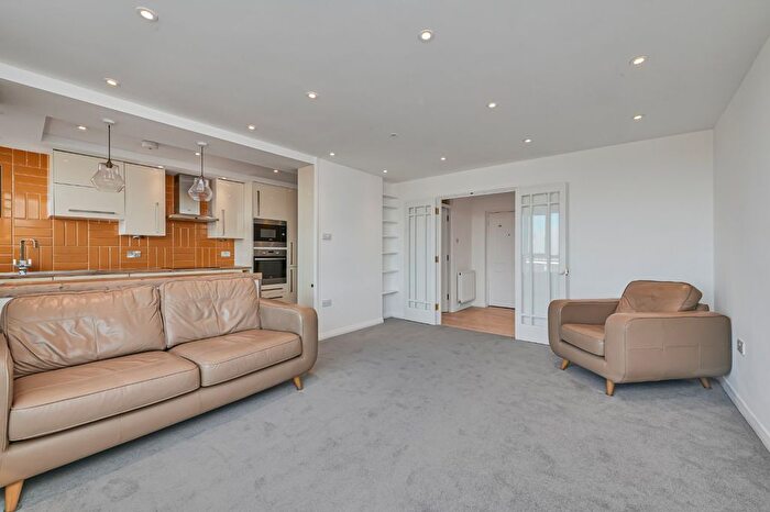2 Bedroom Property For Sale In Heathfield Road, Earlsfield, London, SW18