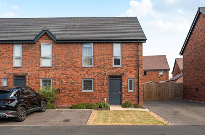 3 Bedroom End Terrace House For Sale In Wallace Square, Bishops Cleeve, Cheltenham, GL52