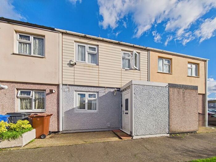 3 Bedroom Terraced House For Sale In Tamarisk Road, South Ockendon, RM15