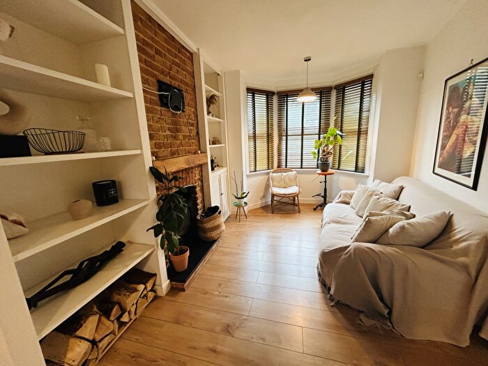 2 Bedroom House To Rent In Stonebridge Road, DA11