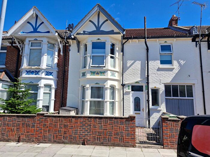 3 Bedroom Terraced House For Sale In Baffins Road, Portsmouth, PO3