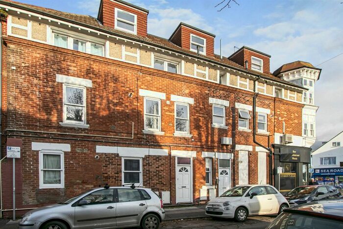 1 Bedroom Flat For Sale In Sea Road, Boscombe, Bournemouth, BH5