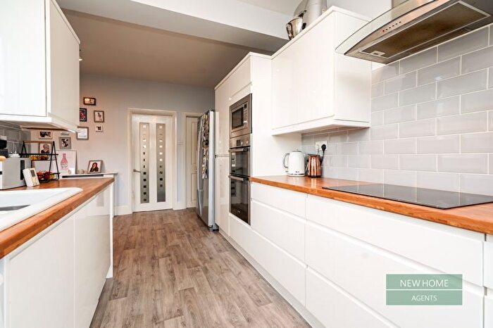 3 Bedroom Terraced House For Sale In Ampleforth Grove, Hull, HU5