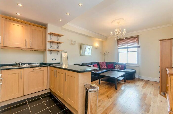 2 Bedroom Flat To Rent In Collingham Place, South Kensington, London, SW5