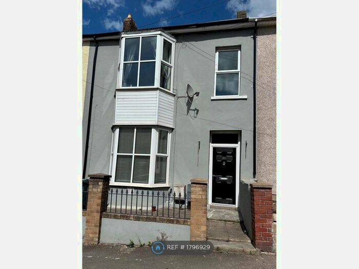 1 Bedroom Flat To Rent In York Place, Newport, NP20