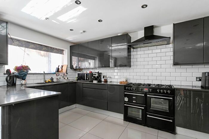 4 Bedroom Terraced House For Sale In Wigram Square, Walthamstow, E17