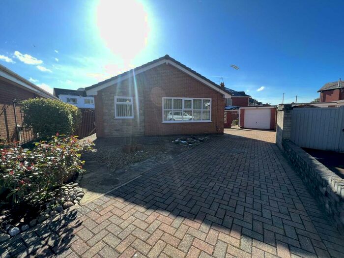Houses to rent in Hawes Side Lane, FY4, Blackpool