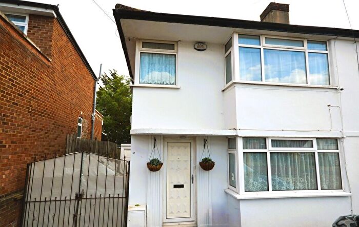 3 Bedroom Semi-Detached House To Rent In West Close, Wembley, HA9
