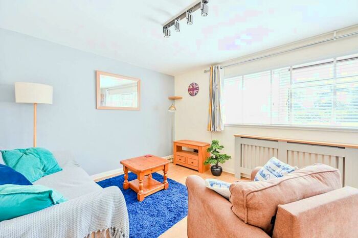 1 Bedroom Maisonette To Rent In Addlestone, Addlestone, KT15