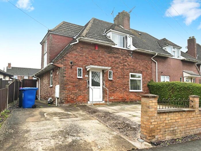 3 Bedroom Semi-Detached House For Sale In Hawthorn Avenue, Gainsborough, DN21