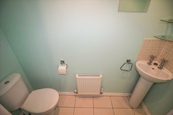 4 Bedroom Town House To Rent In Cosgrove Court, High Heaton, Newcastle Upon Tyne, NE7