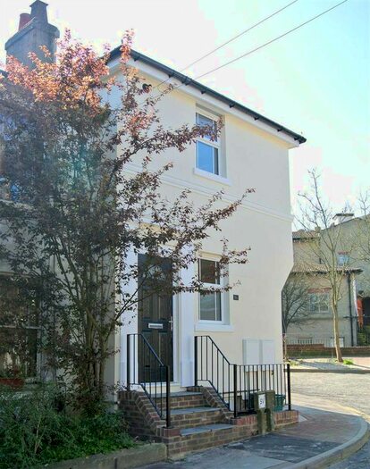 1 Bedroom Flat To Rent In Victoria Road, Tunbridge Wells, TN1