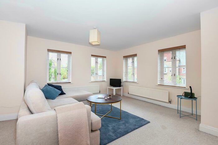 2 Bedroom Apartment To Rent In Ascot, Berkshire, SL5