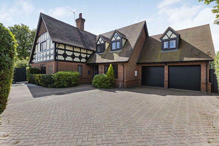 5 Bedroom Detached House For Sale In The Paddock, Chilton, OX11
