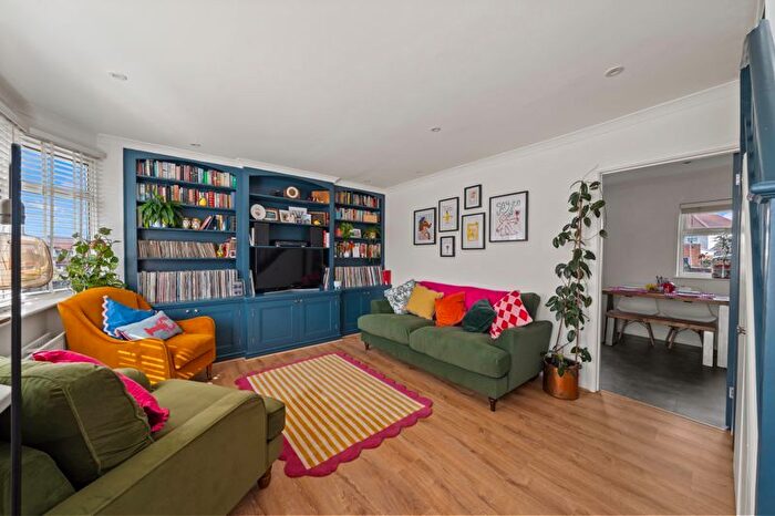 3 Bedroom End Terrace House For Sale In Browning Avenue, Worcester Park, KT4