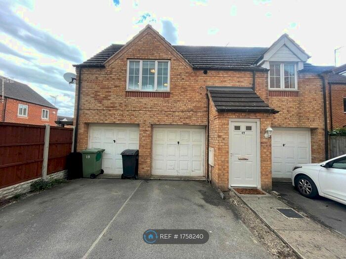 2 Bedroom Flat To Rent In Haslam Court, Chesterfield, S41