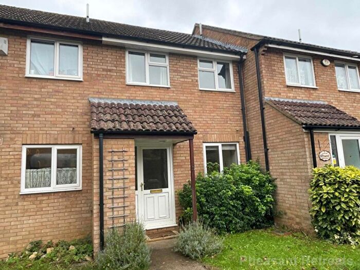 2 Bedroom Terraced House To Rent In Pinecroft, Carterton, OX18