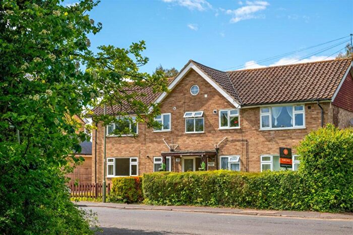 2 Bedroom Flat For Sale In Honeycrock Lane, Redhill, Surrey, RH1