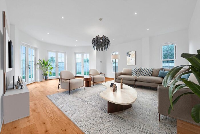 4 Bedroom Detached House For Sale In House Worth Farm, Little Horsted, TN22