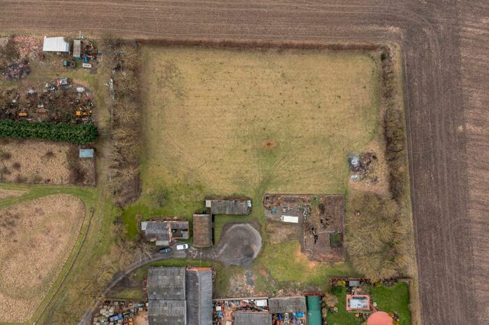 3 Bedroom Detached House For Sale In Middle Farm, Valley Lane, Long Bennington, Nottinghamshire, NG23