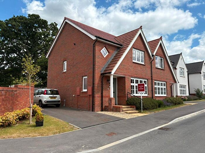 3 Bedroom Semi-Detached House For Sale In Falcon Road, Warminster, BA12