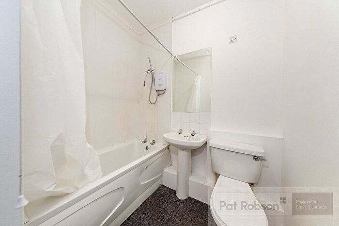 2 Bedroom Apartment To Rent In Shields Road West, Byker, Newcastle Upon Tyne, NE6