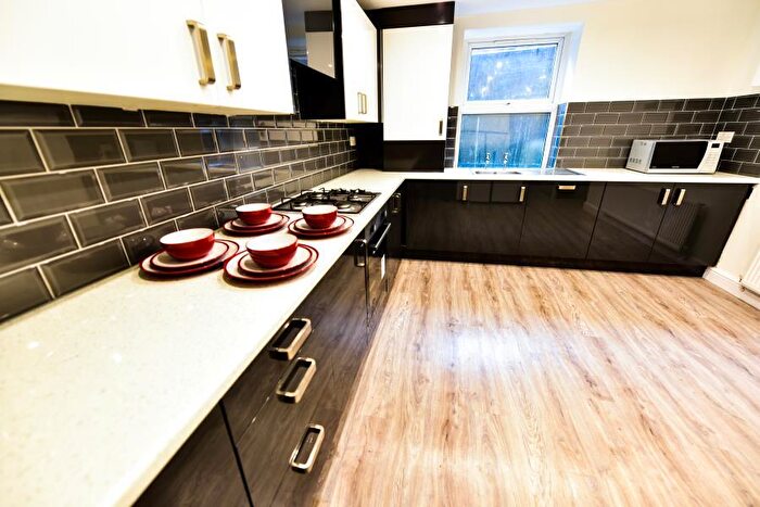 6 Bedroom Terraced House To Rent In Delph Mount, Woodhouse, Leeds, LS6