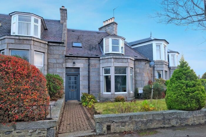 2 Bedroom Terraced House To Rent In Balmoral Place, West End, Aberdeen, AB10