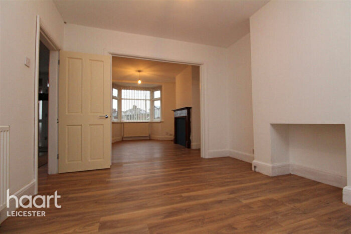3 Bedroom Semi-Detached House To Rent In Barbara Road, Leicester, LE3