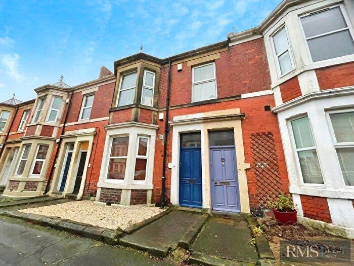 2 Bedroom Flat For Sale In Ashleigh Grove, Jesmond, Newcastle Upon Tyne, NE2