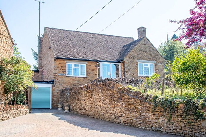 3 Bedroom Detached House For Sale In Wales Street, Kings Sutton, OX17
