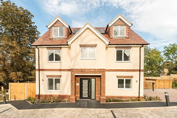 5 Bedroom Detached House For Sale In Pollards Hill North, Streatham, SW16