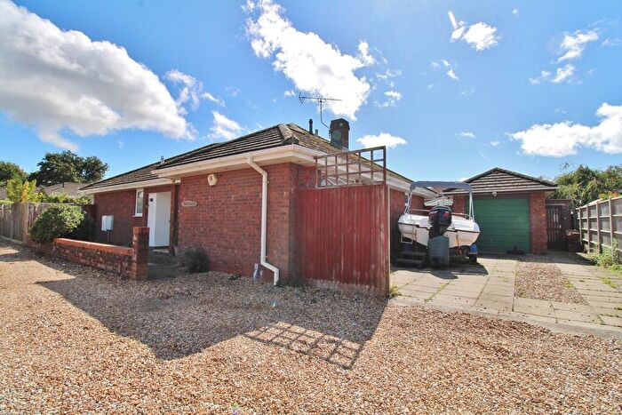 4 Bedroom Detached Bungalow For Sale In Mays Lane, Stubbington, PO14