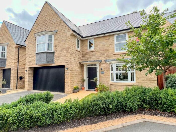 4 Bedroom Detached House For Sale In Siskin Gardens, Netherton, Huddersfield, HD4