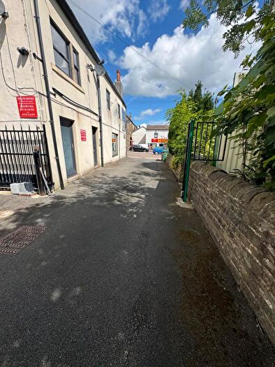 2 Bedroom Flat To Rent In Bradford Road, Pudsey, LS28