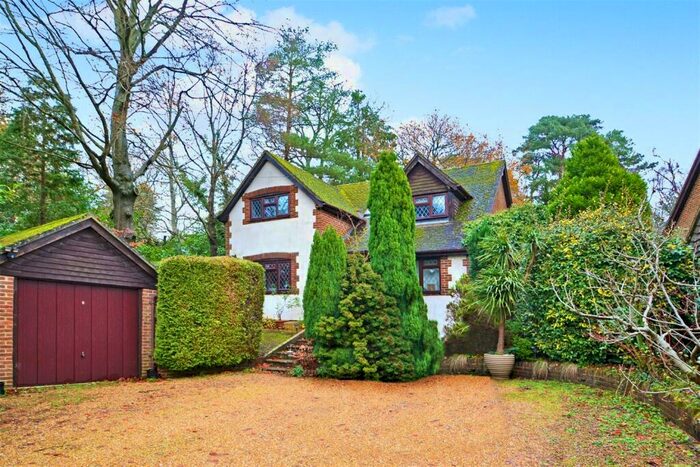 3 Bedroom Detached House To Rent In Storrington, West Sussex, RH20