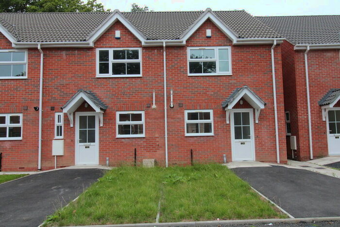 2 Bedroom Mews To Rent In Dobbs Mill Close, Selly Park, B29