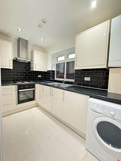 1 Bedroom Flat To Rent In The Crescent, Slough, SL1