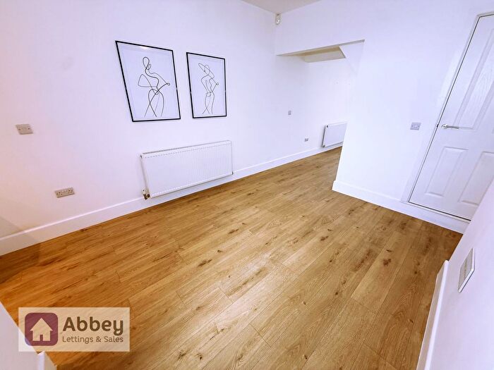 3 Bedroom Terraced House To Rent In Pool Road, Leicester, LE3