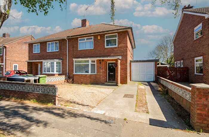 3 Bedroom Semi-Detached House For Sale In Birchtree Avenue, Peterborough, PE1