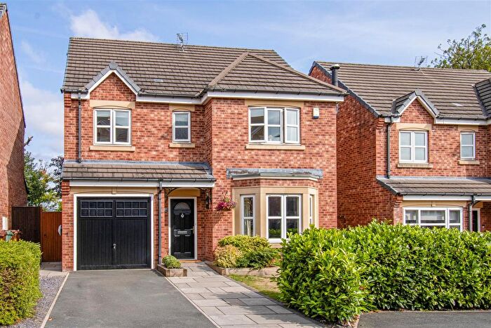 4 Bedroom Detached House For Sale In St. Andrews Close, Wakefield, WF1