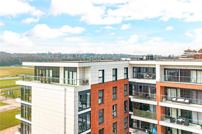 3 Bedroom Apartment For Sale In Kingman Way, Newbury, Berkshire, RG14