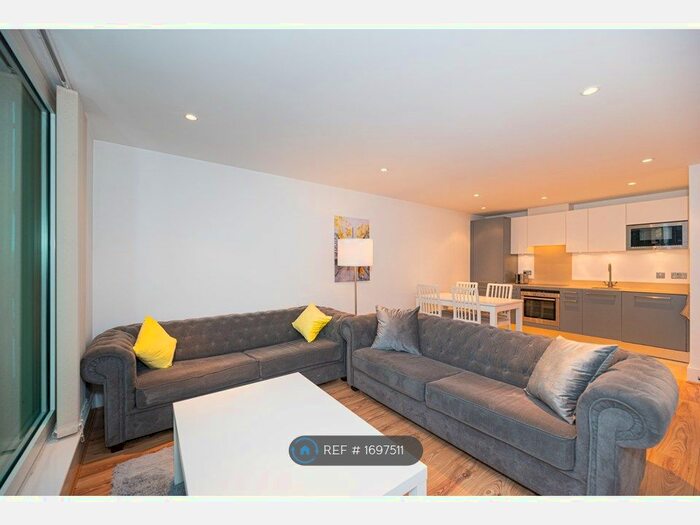 1 Bedroom Flat To Rent In Kestrel House In St George Wharf, London, SW8
