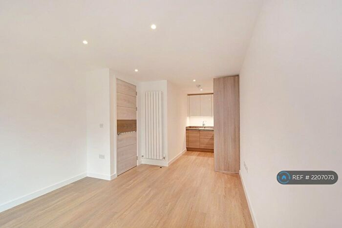 1 Bedroom Flat To Rent In Whiting Way, London, SE16