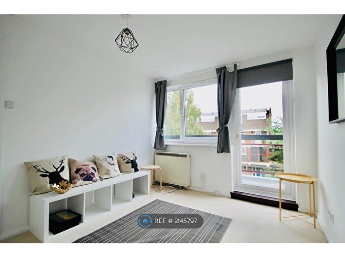 4 Bedroom Maisonette To Rent In Coombe Road, Kingston Upon Thames, KT2