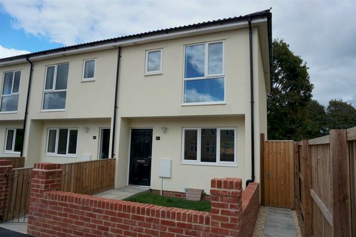 3 Bedroom End Of Terrace House To Rent In Bradford Road, Trowbridge, BA14