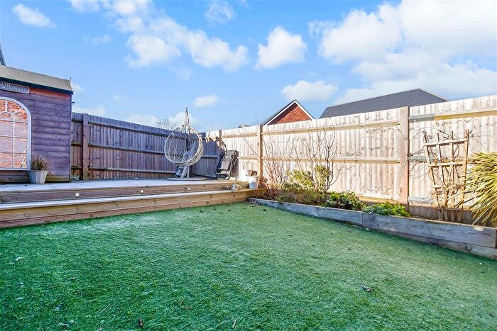 3 Bedroom Semi-Detached House For Sale In Beech Gardens, Headcorn, Kent, TN27