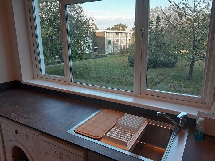 1 Bedroom Flat For Sale In Jocks Lane, Binfield, Bracknell, RG42